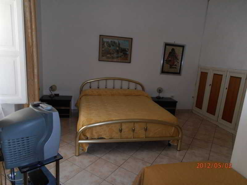 Paola Bed & Breakfast 2*